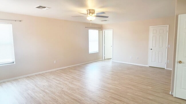 Building Photo - 4 bedroom in Chandler