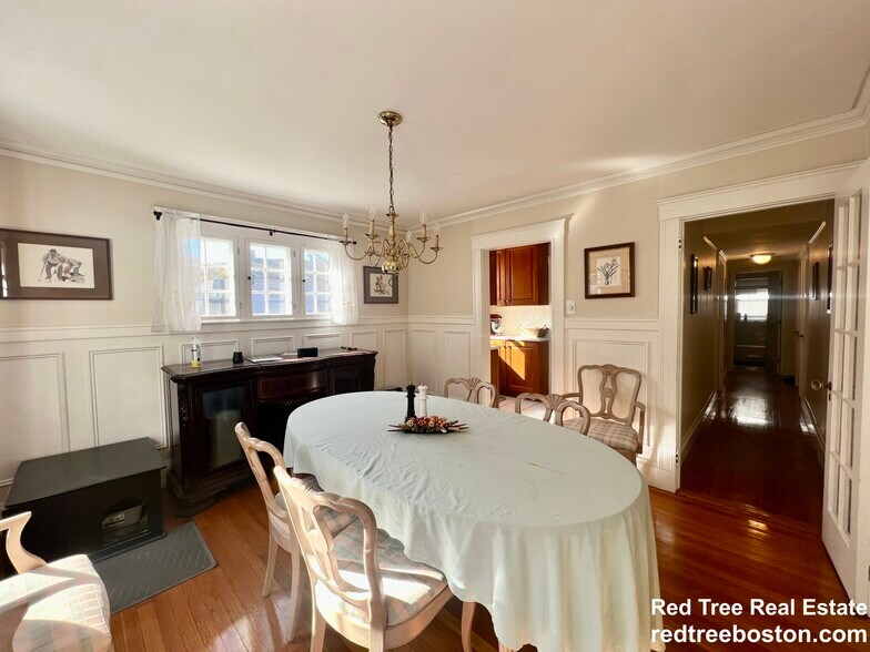 Building Photo - 118 Elgin St