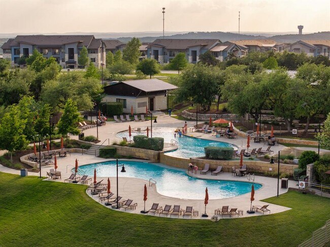 Building Photo - 595 Dayridge Dr