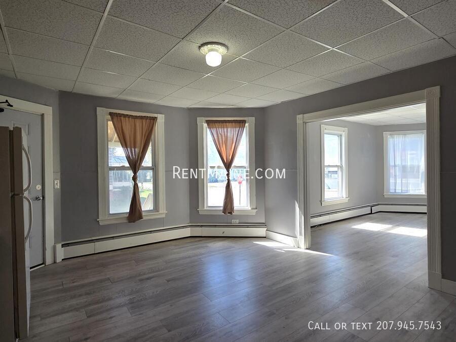 Building Photo - 131 College Ave