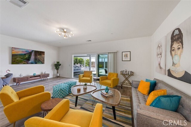 Building Photo - 65161 Rolling Hills Dr