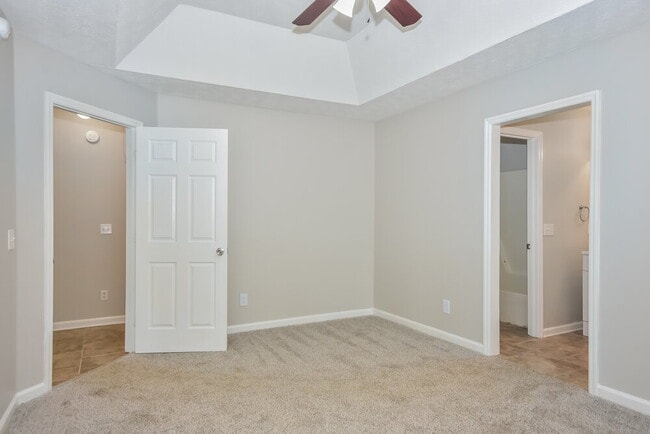Building Photo - 4104 Pepperwood Dr