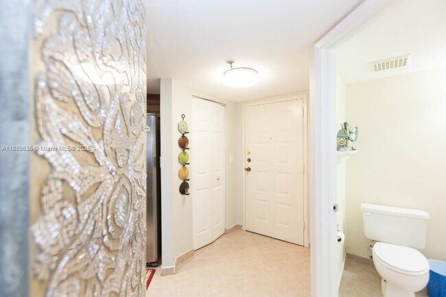 Building Photo - 5880 Collins Ave