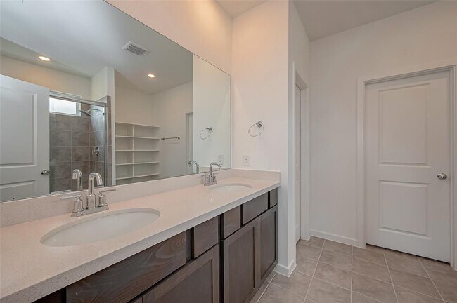 Building Photo - 21807 White Stone Creek Dr