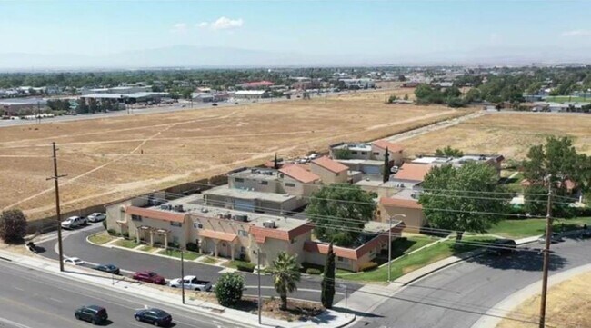 Building Photo - 43647 Stanridge Ave