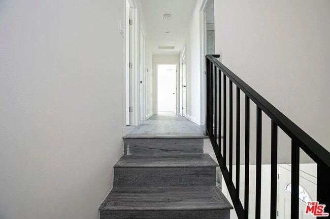 Building Photo - 6817 Bertrand Ave