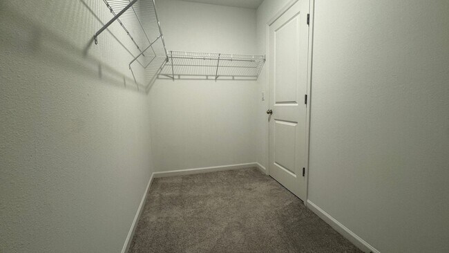 Building Photo - Charming 3BR Townhome with Screened-In Patio