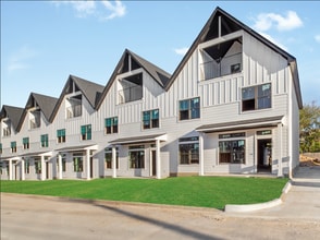 Building Photo - Brand New 6 Bed, 6.5 Bath, 3 Story Townhomes w/ Bonus Room & Balcony!