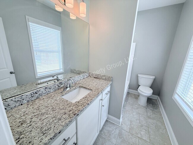 Building Photo - 3BR/2.5BA Home