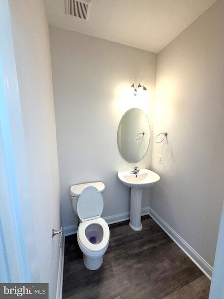 Building Photo - 107 Burck St