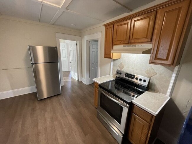 Building Photo - 1BD 1BA Duplex