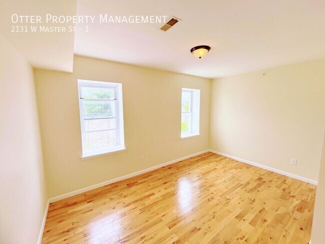 Primary Photo - 2131 Master St