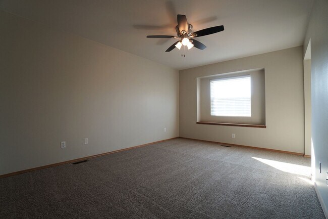 Building Photo - 1072 Scarlet Oak Dr