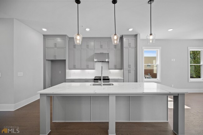 Building Photo - 1034 Robert Smalls Way