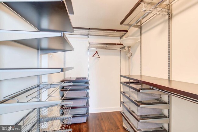 Building Photo - 2451 Midtown Ave