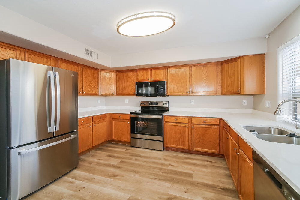 Building Photo - 8622 S 50th Ln