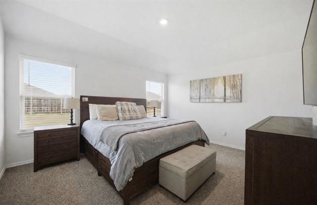 Building Photo - 304 Red Strm Wy