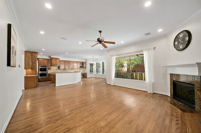 Building Photo - 4321 Jim West St