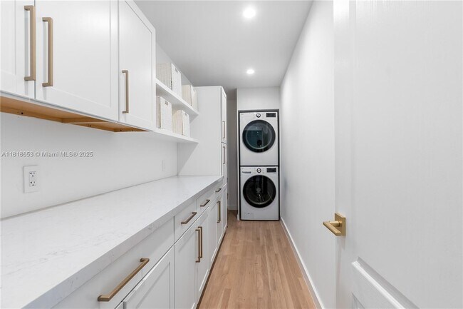 Building Photo - 7220 SW 107th Terrace