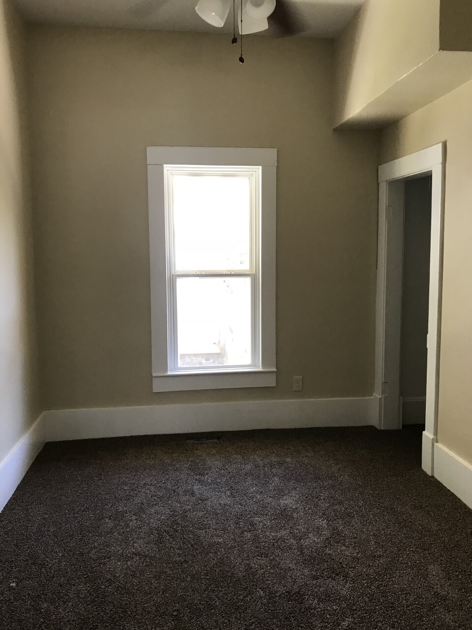 Bedroom - 621 Bluemont Ave