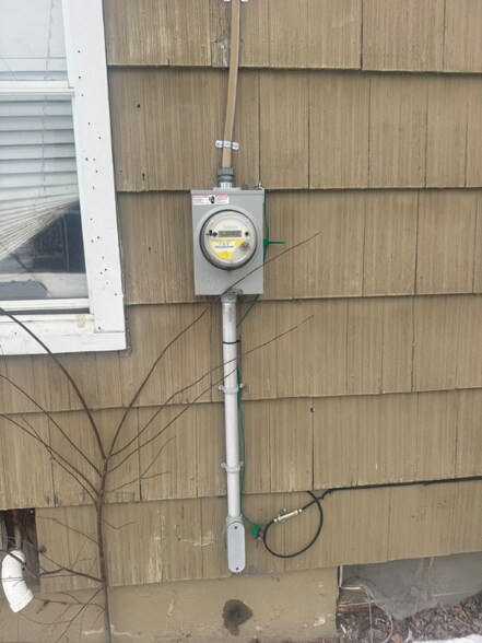 Building Photo - 3401 Davison Rd