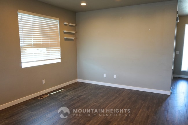 Building Photo - 3977 W Penstemon Wy