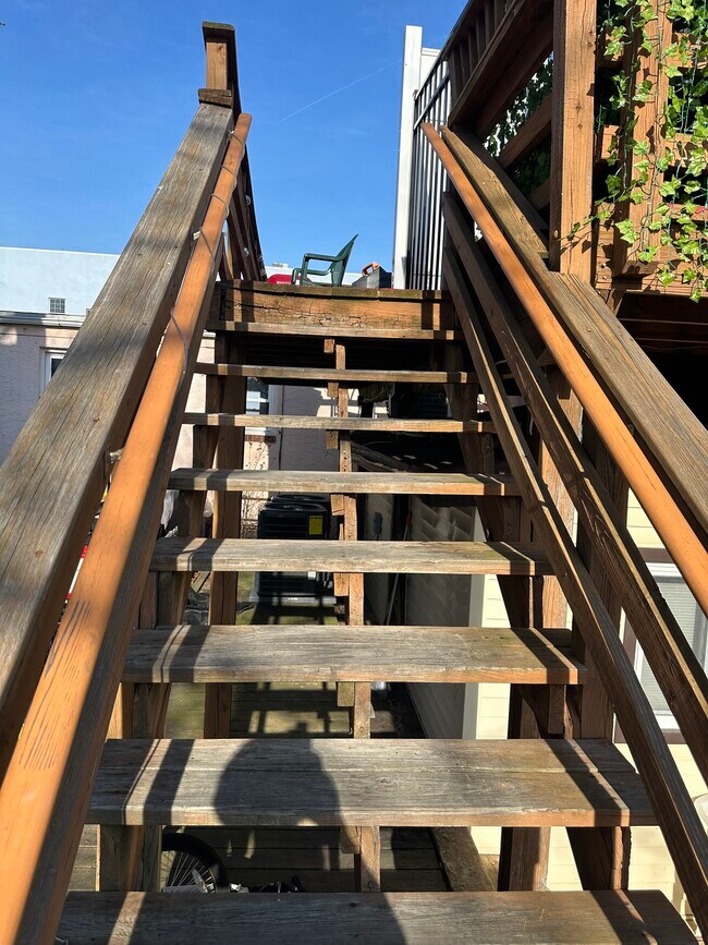 Building Photo - 3826 W 9th St