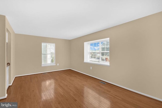 Building Photo - 5743 Burke Towne Ct