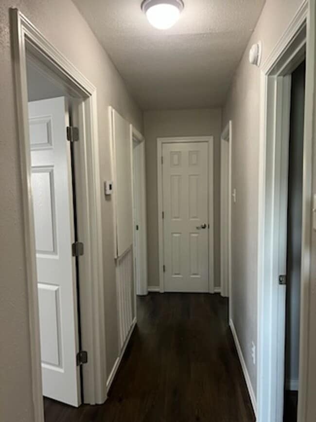 Building Photo - 3 Bed / 1 Bath House, PNGISD