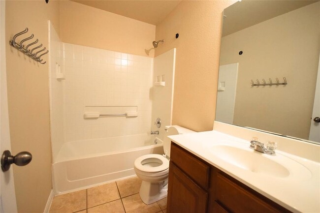 Building Photo - 102 Newport Landing Pl