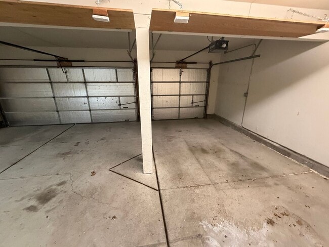 Building Photo - 3110 Sweet Clover St