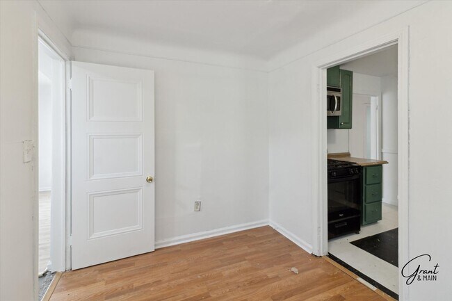 Building Photo - $1300 3 bedroom bungalow