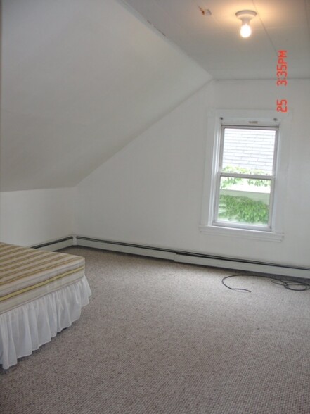 Building Photo - 335 Dorchester St
