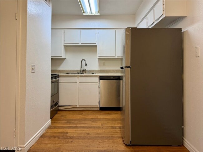 Building Photo - 3151 N Soaring Gulls Dr
