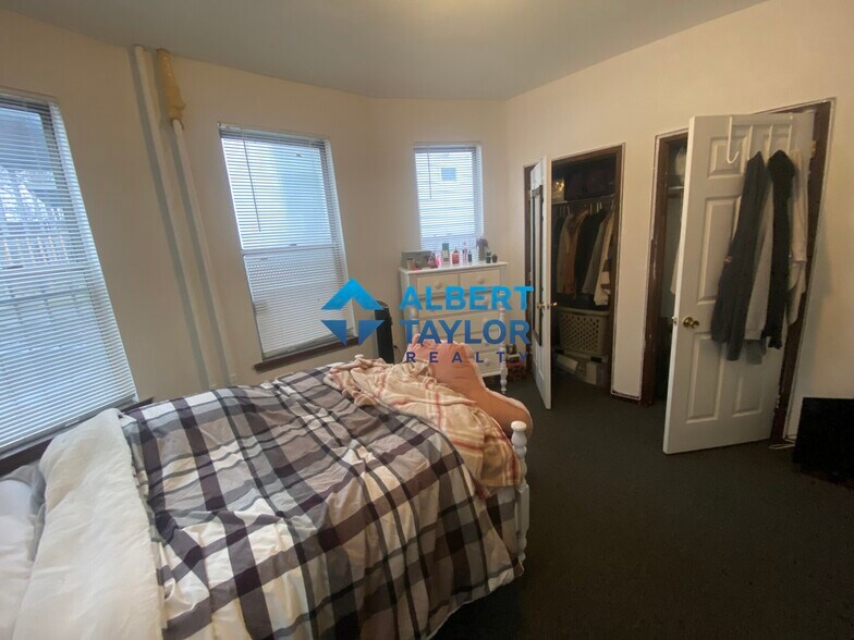 Building Photo - 10 Parker Hill Ave