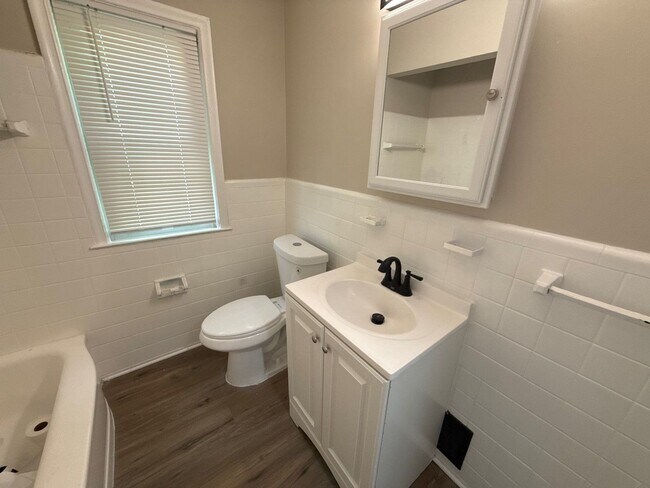 Building Photo - Renovated 3-Bedroom Home – We Welcome Sect...