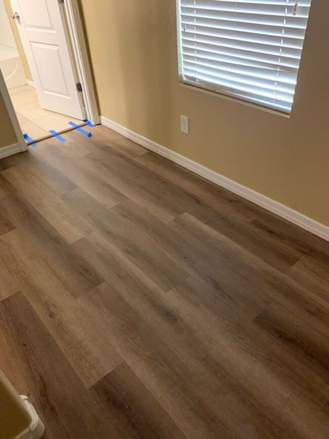 Building Photo - 4 BEDROOM HOME IN EAST  PHOENIX