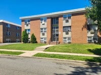 Building Photo - Layna Realty (Riley Realty)