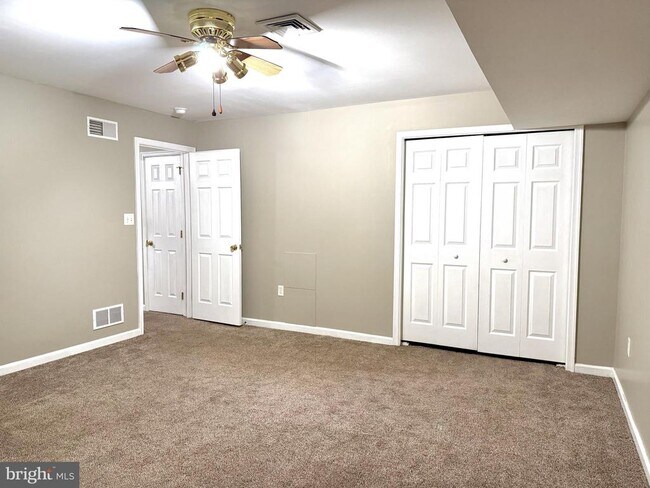 Building Photo - 531 W Penn Ave