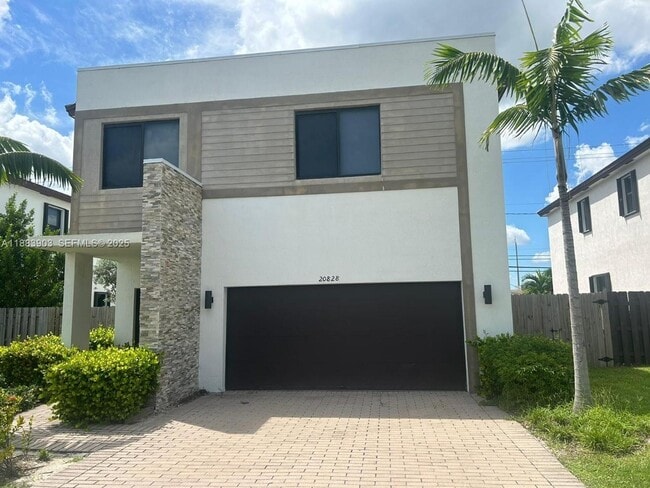 Building Photo - 20828 NE 2nd Ct