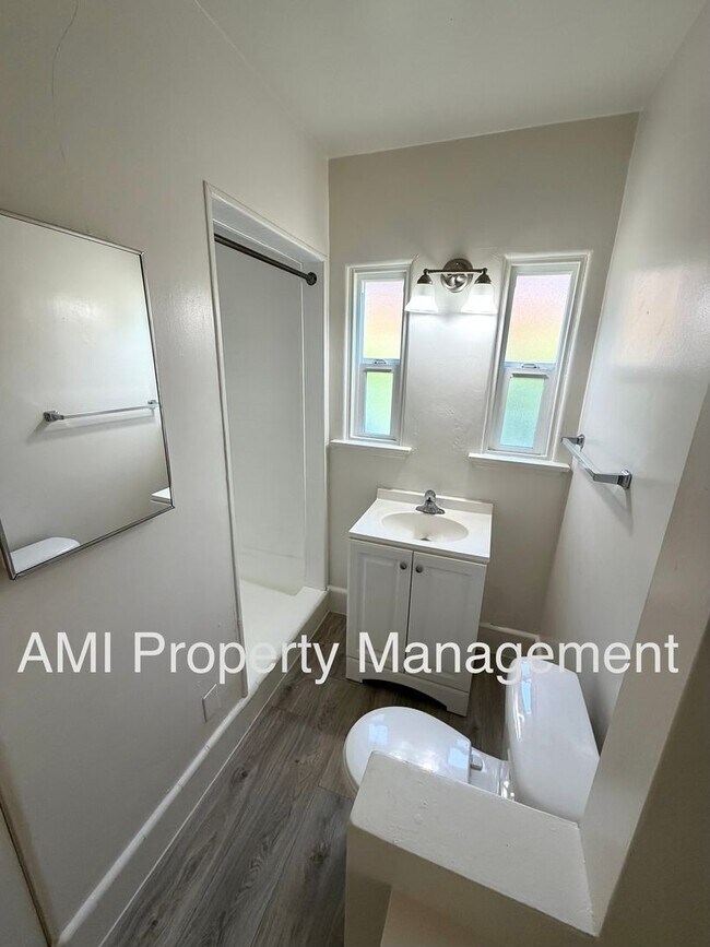 Building Photo - Studio Cottage in a Great Area!  Move In Special $1000 Off 1st Month's Rent!