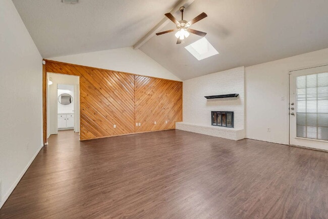 Building Photo - Renovated 3 bed 2 bath in the heart of Saginaw