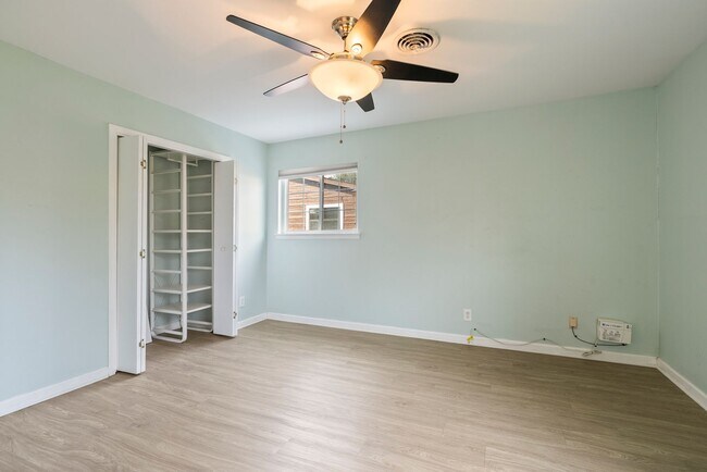 Building Photo - Beautiful 3 bedroom, 2 bathroom home in Windsor Park Hills!!!