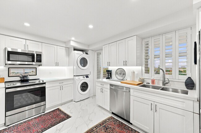 Building Photo - 4100 Galt Ocean Dr