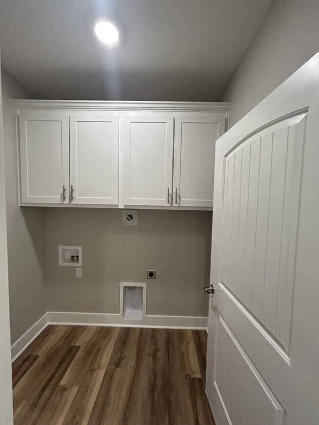Building Photo - 210 Diamondhead Dr