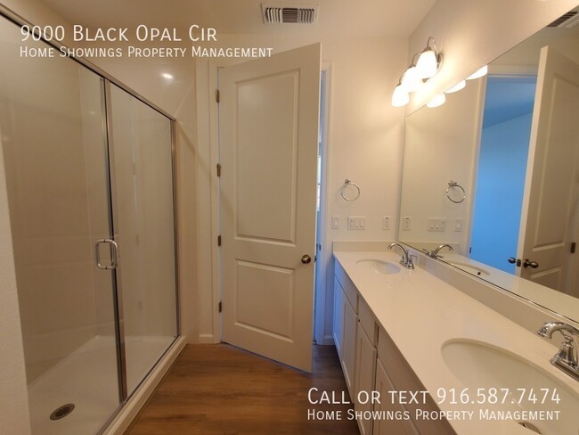 Building Photo - 9000 Black Opal Cir