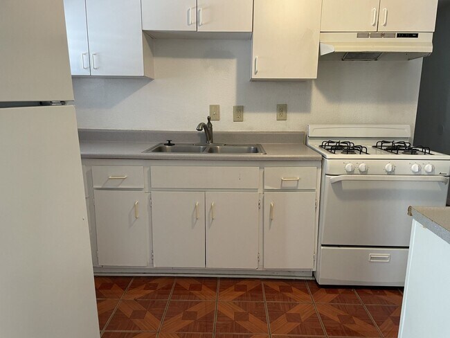 Building Photo - 741 S Allen St