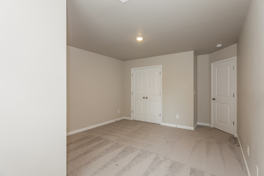 Building Photo - 208 Neal Dr