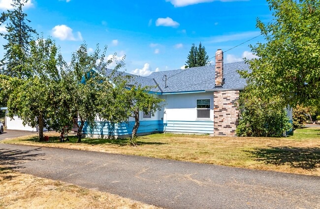 Building Photo - 607 3rd St
