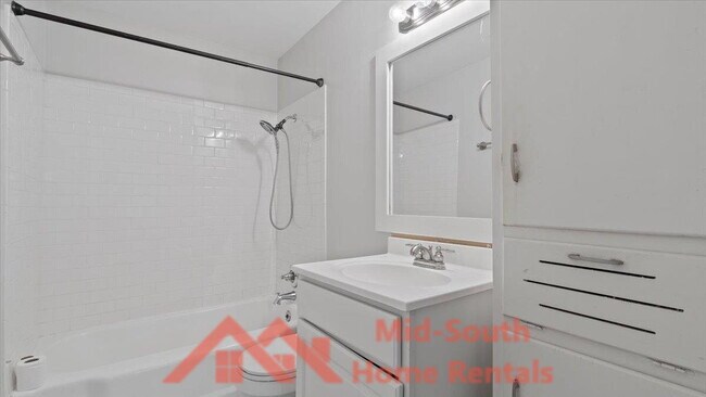Building Photo - 4515 Flamingo Rd